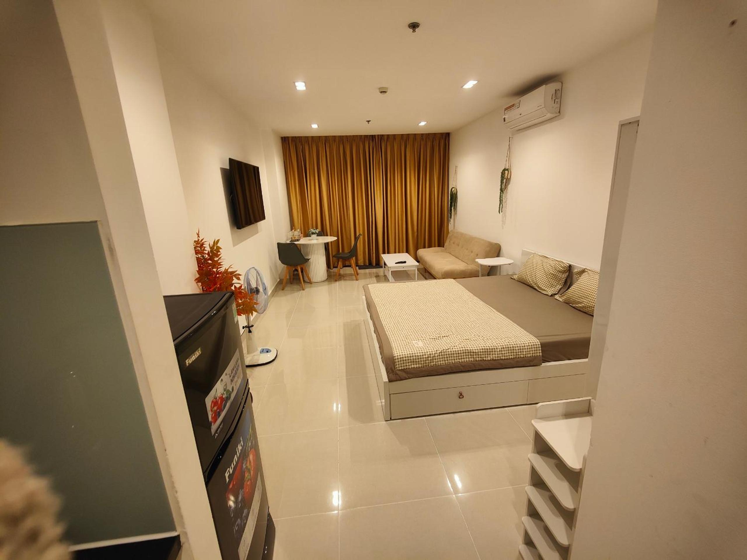 Studio - Sky Center