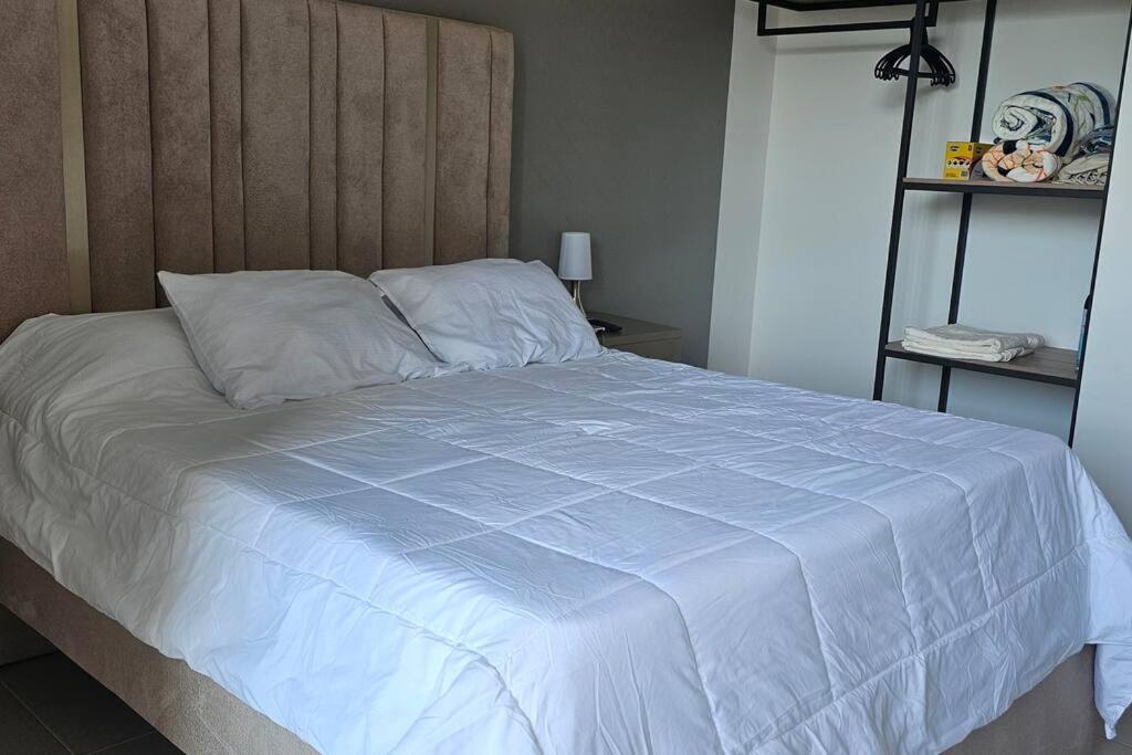 Apartamento Celeste a Pasos del Mar y Aeropuerto