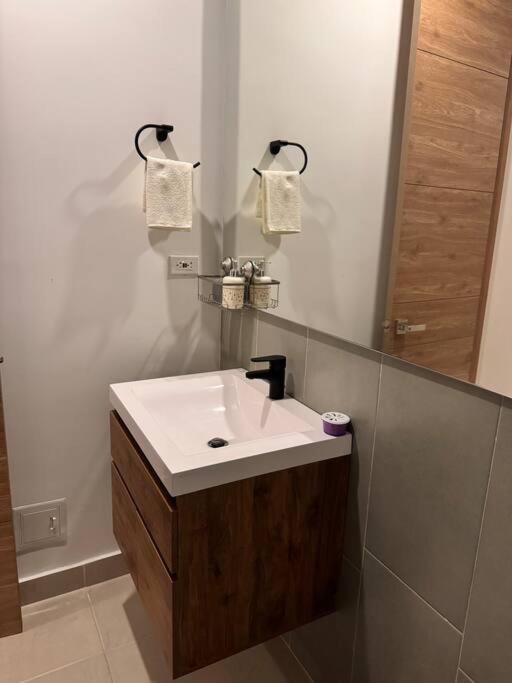 Apartamento Celeste a Pasos del Mar y Aeropuerto
