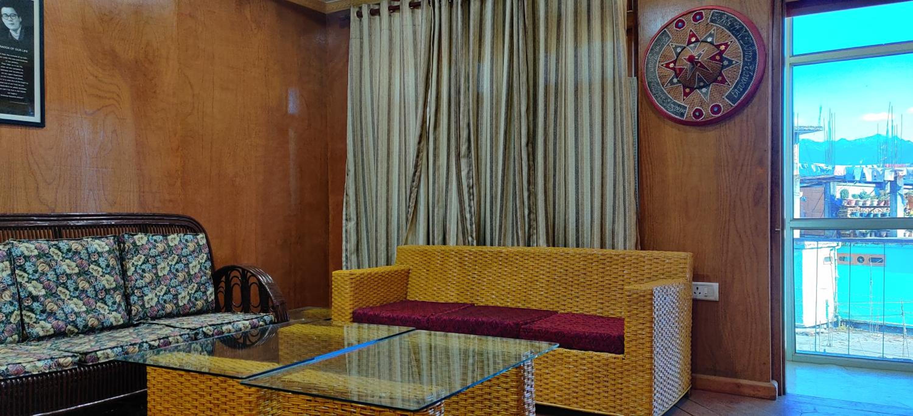 lounge