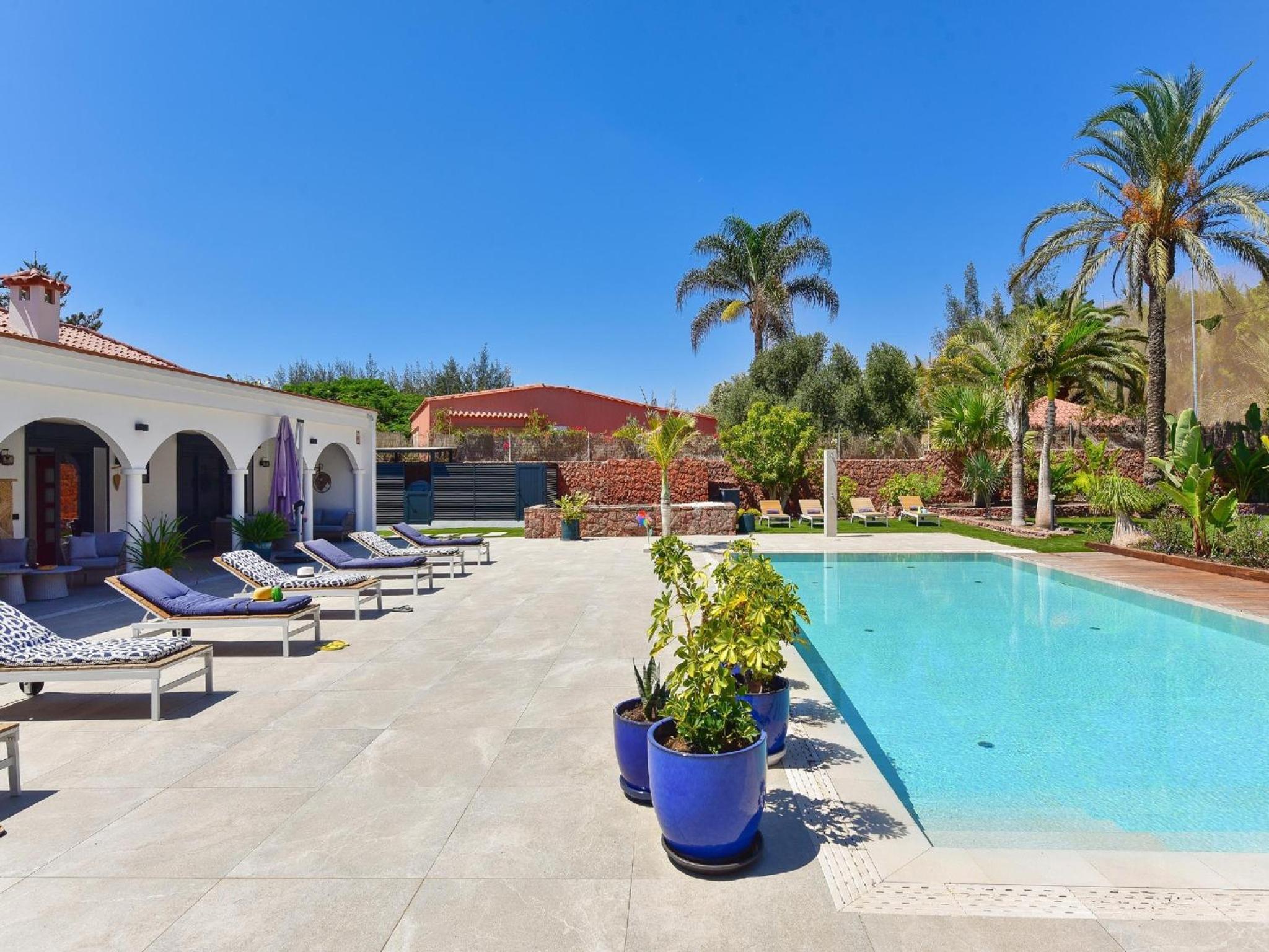 Villa Maspalomas Deluxe | Luxury Retreat in Gran Canaria | Private Heated Pool | Poolside Kitchen & BBQ Facilities | Golf Course View | Minutes from Stunni view 5