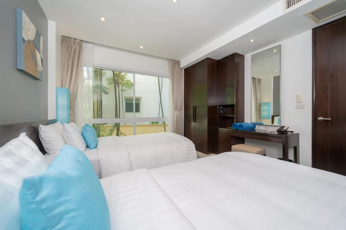 Karon Seaview Beachfront - 2 BR Apartment At Paradox Residence