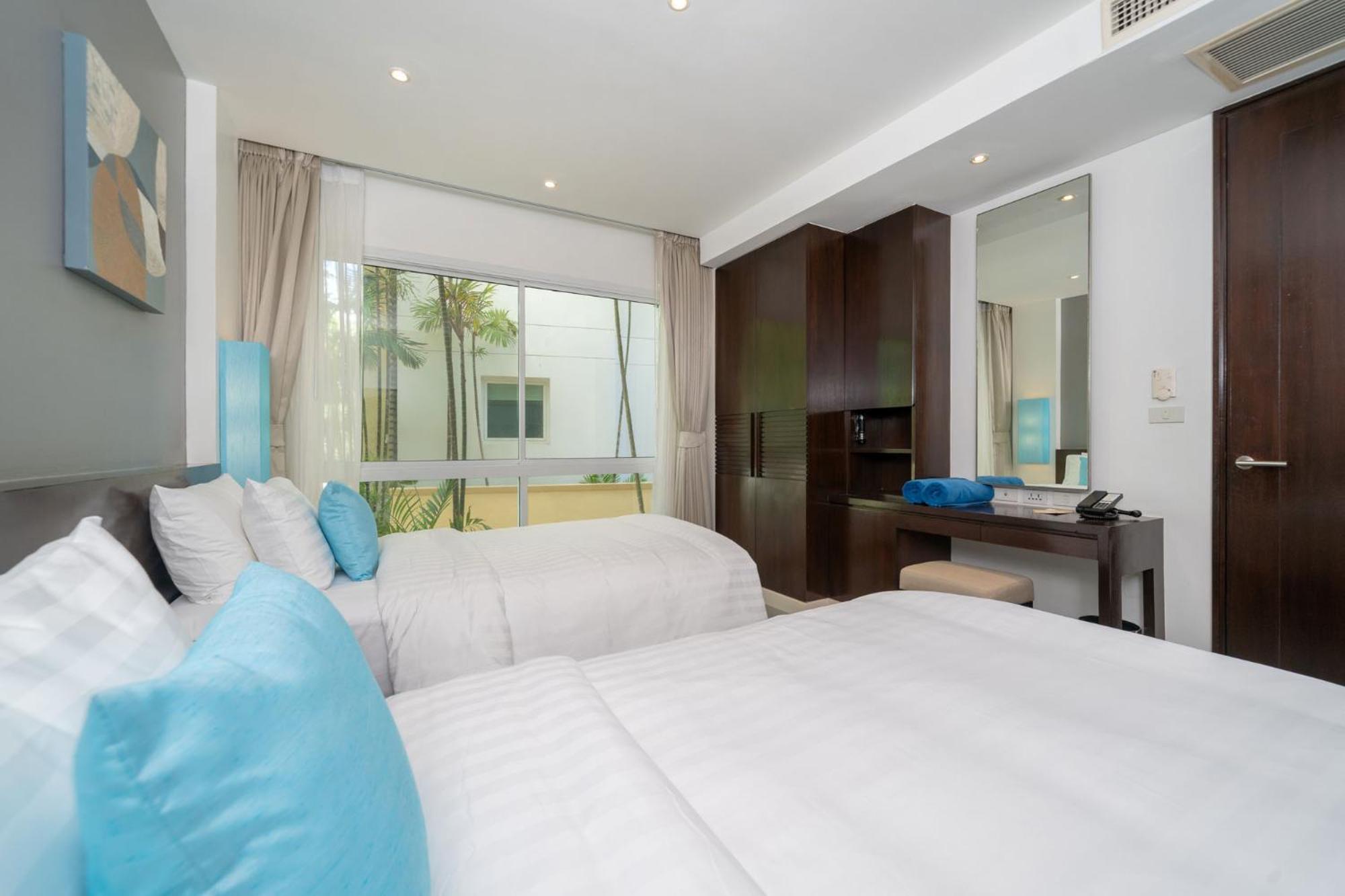 Karon Seaview Beachfront - 2 BR Apartment At Paradox Residence