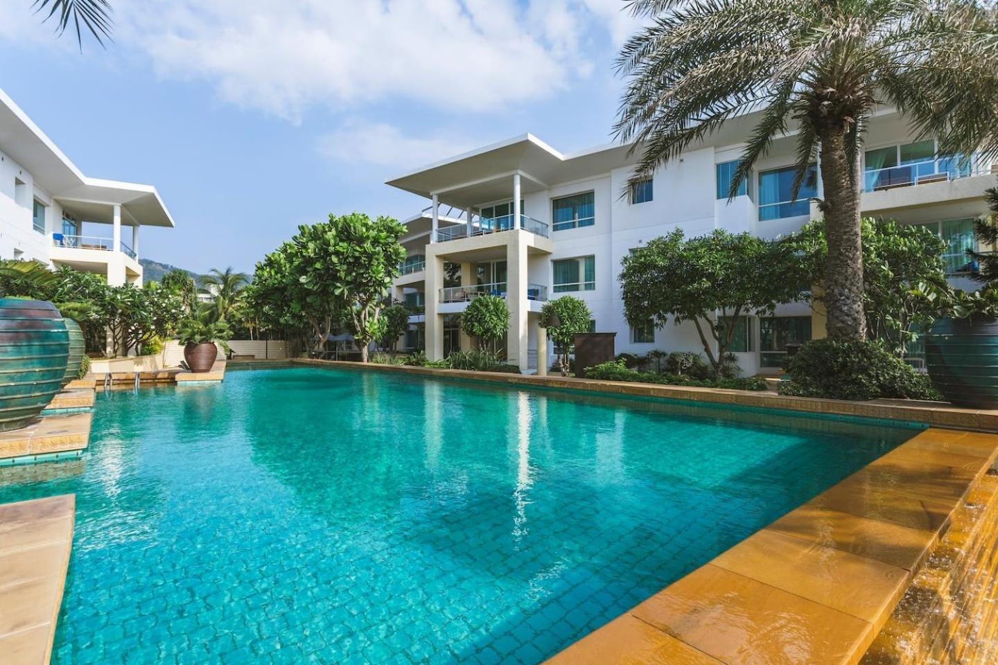 Karon Seaview Beachfront - 2 BR Apartment At Paradox Residence