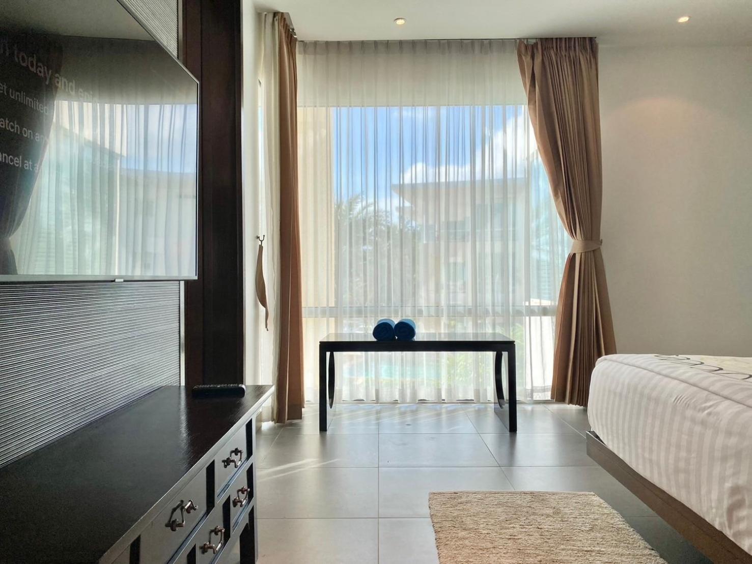 Karon Seaview Beachfront - 2 BR Apartment At Paradox Residence