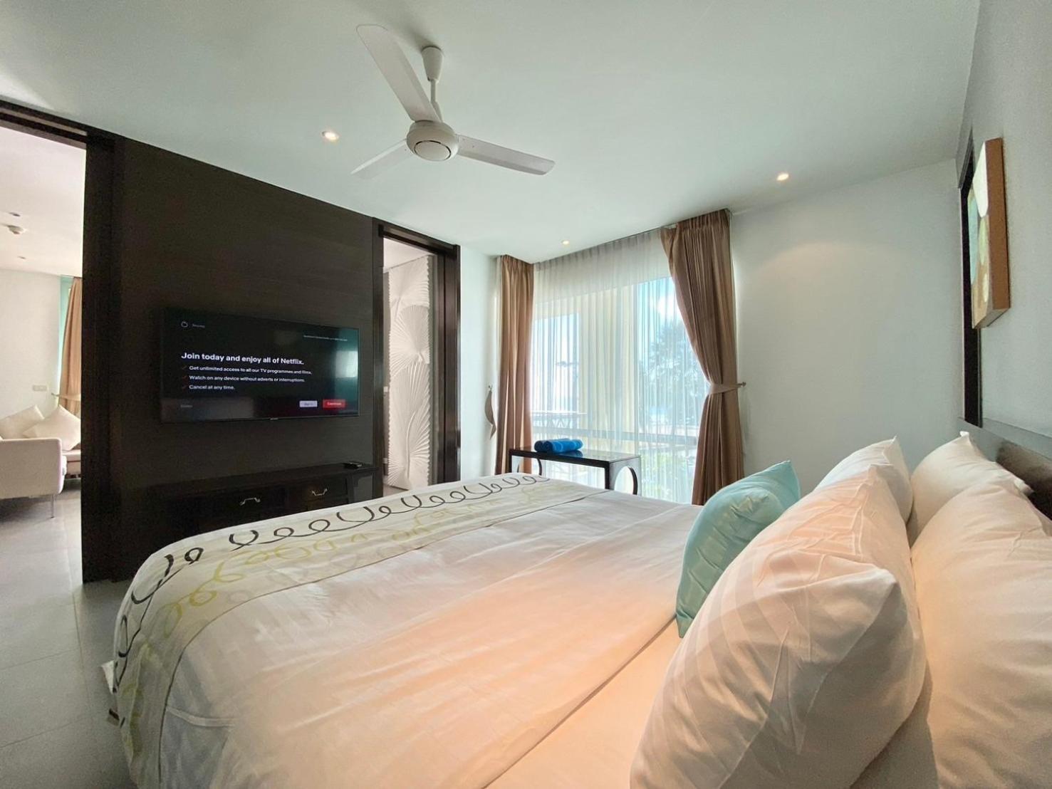 Karon Seaview Beachfront - 2 BR Apartment At Paradox Residence