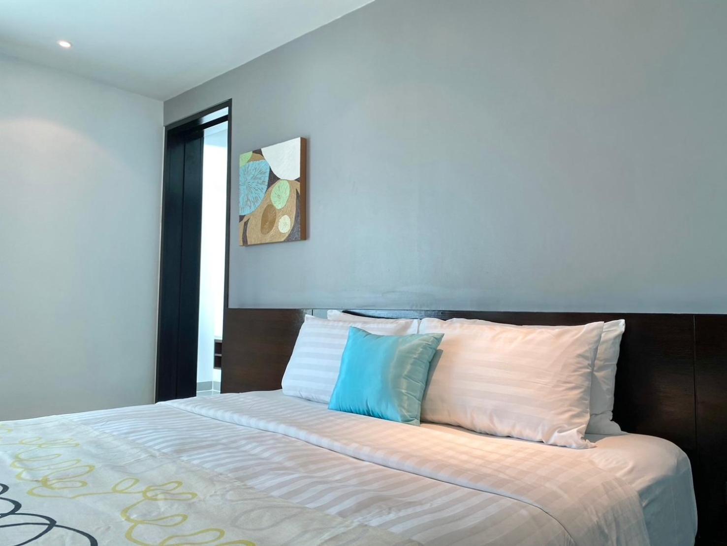 Karon Seaview Beachfront - 2 BR Apartment At Paradox Residence