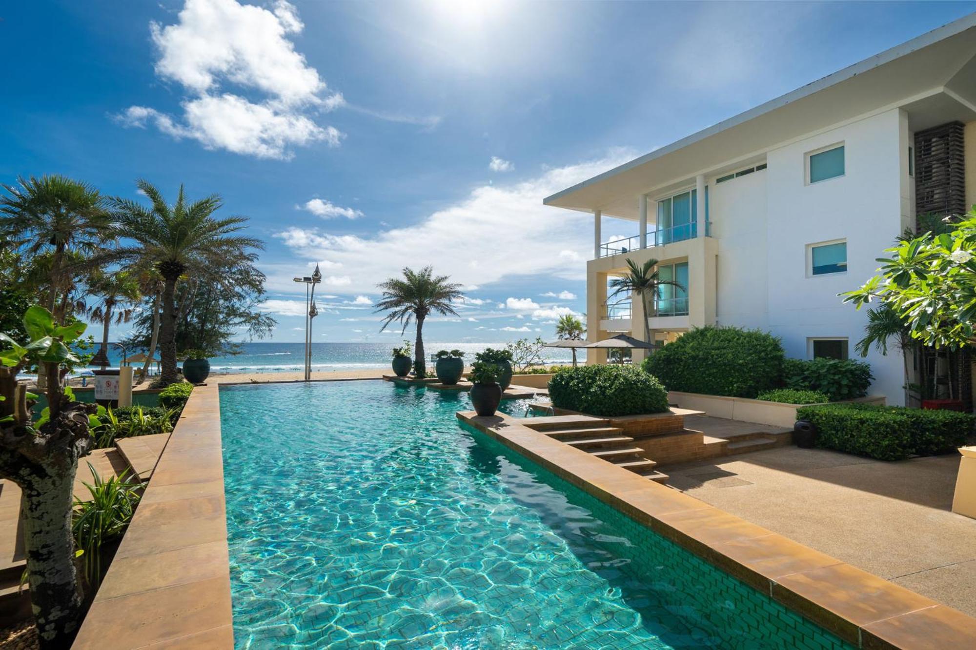 Karon Seaview Beachfront - 2 BR Apartment At Paradox Residence
