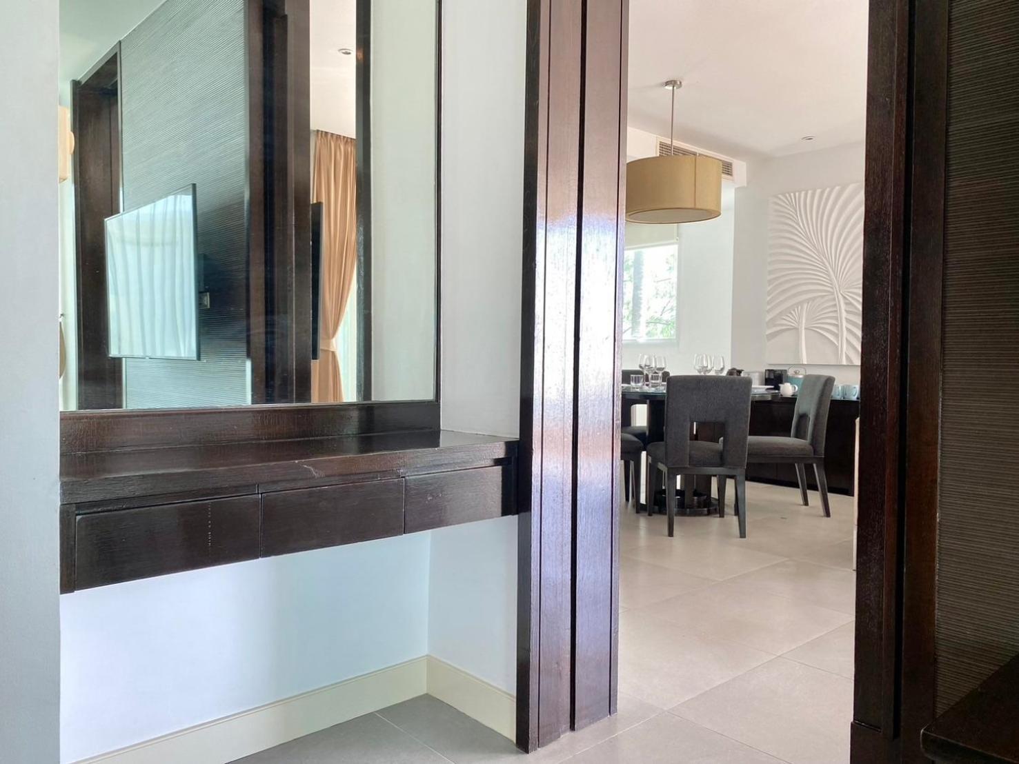 Karon Seaview Beachfront - 2 BR Apartment At Paradox Residence