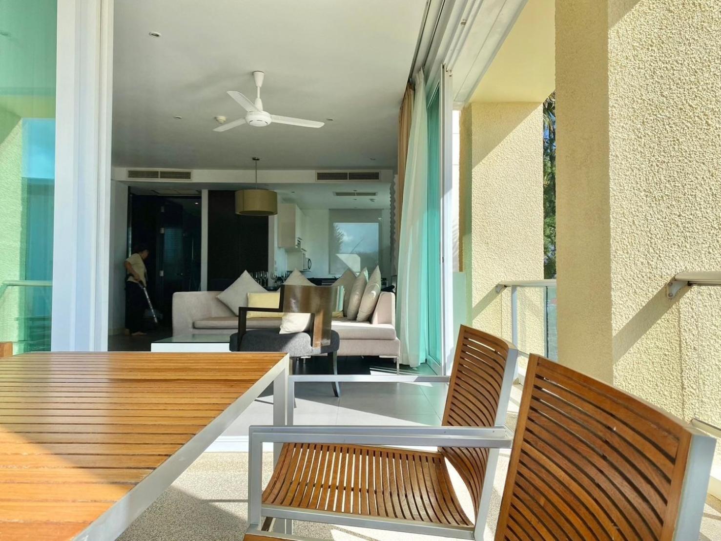 Karon Seaview Beachfront - 2 BR Apartment At Paradox Residence