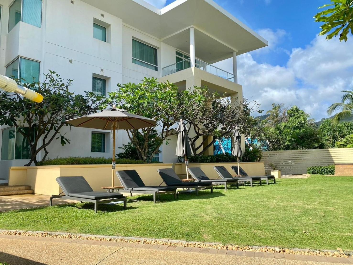 Karon Seaview Beachfront - 2 BR Apartment At Paradox Residence