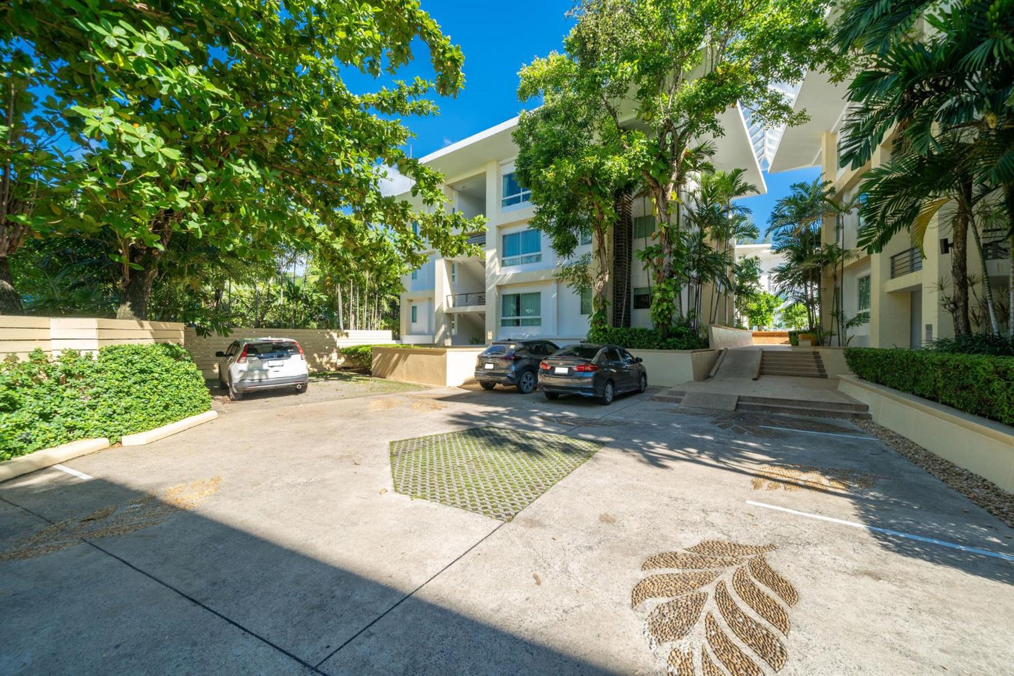 Karon Seaview Beachfront - 2 BR Apartment At Paradox Residence