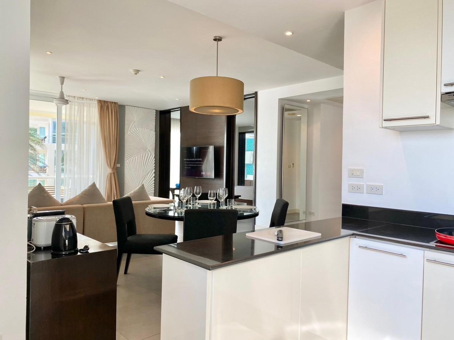 Karon Seaview Beachfront - 2 BR Apartment At Paradox Residence