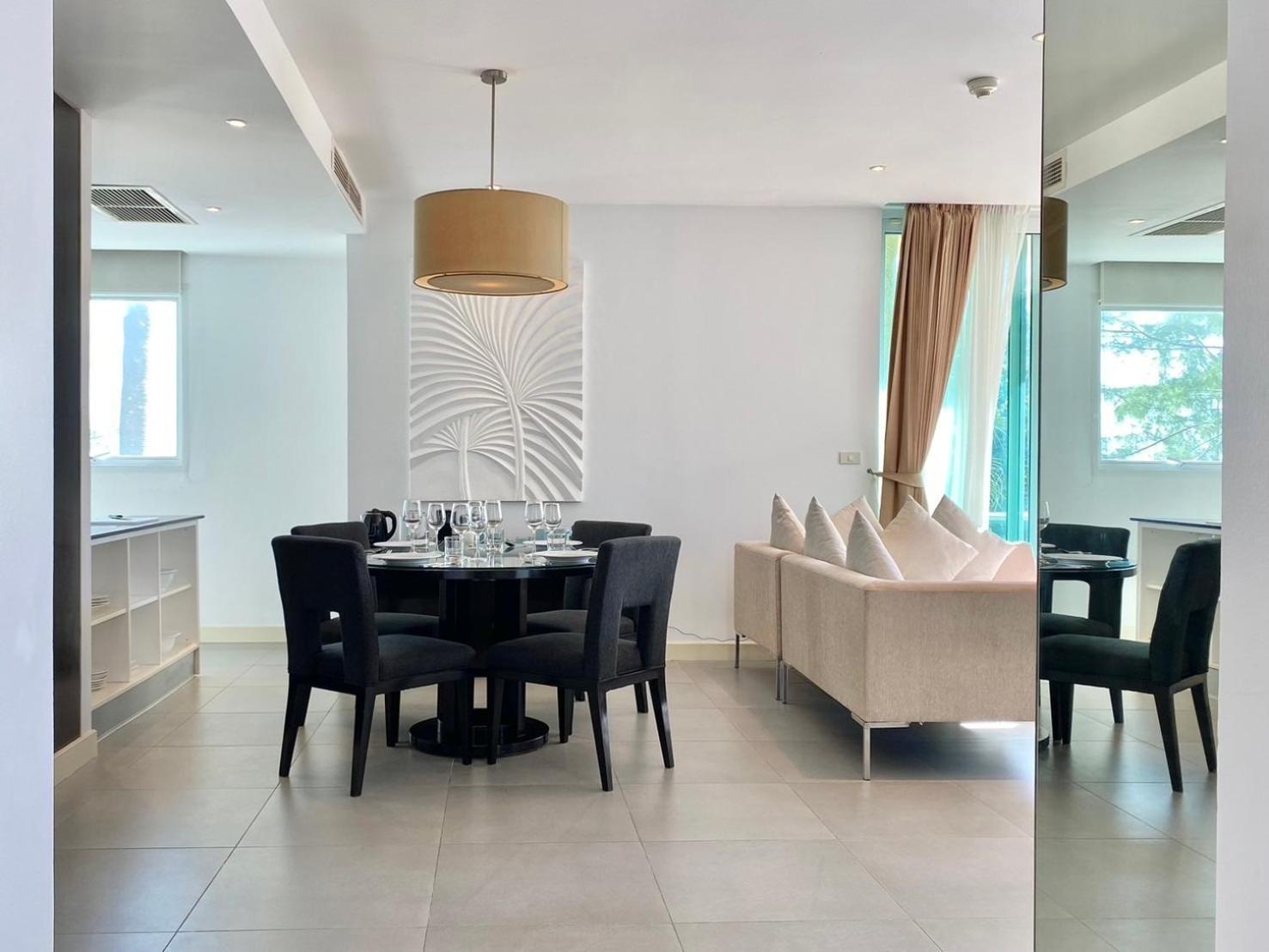 Karon Seaview Beachfront - 2 BR Apartment At Paradox Residence
