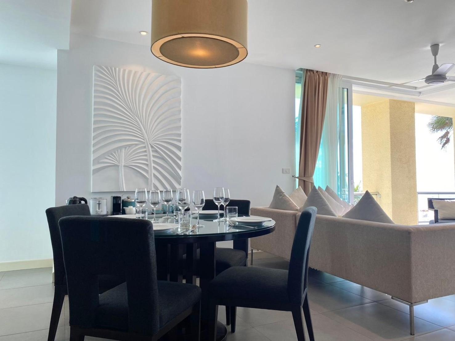 Karon Seaview Beachfront - 2 BR Apartment At Paradox Residence