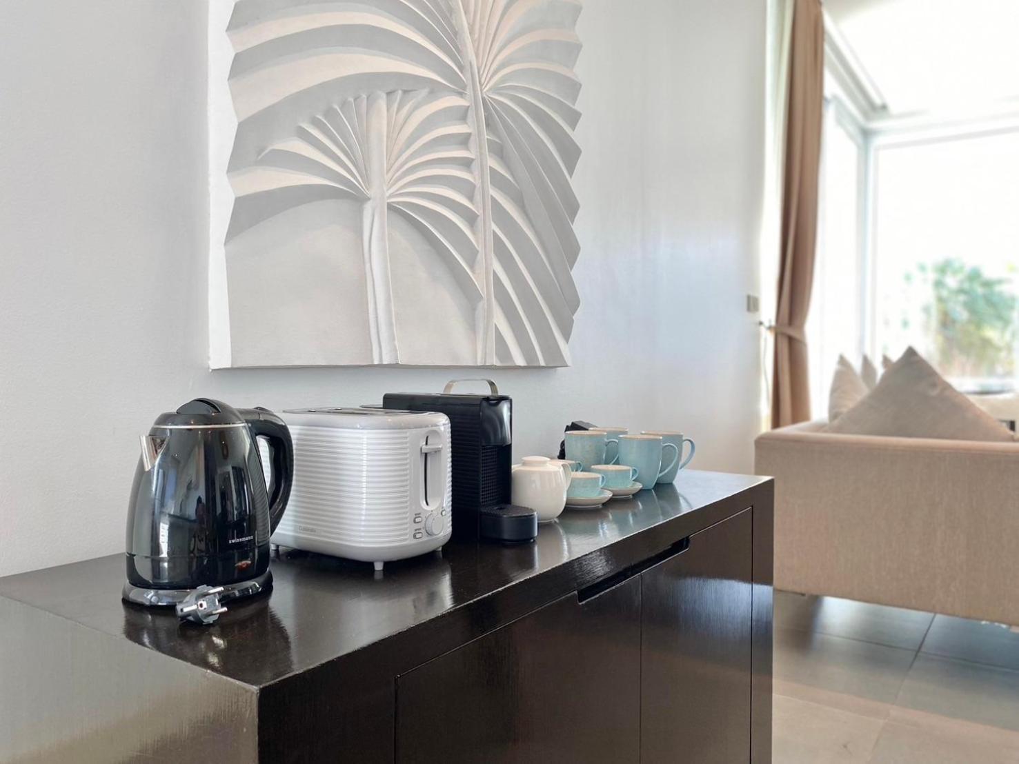 Karon Seaview Beachfront - 2 BR Apartment At Paradox Residence