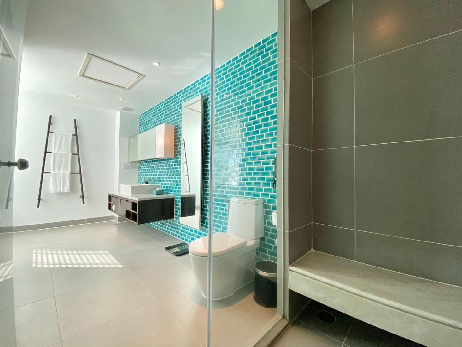 Karon Seaview Beachfront - 2 BR Apartment At Paradox Residence