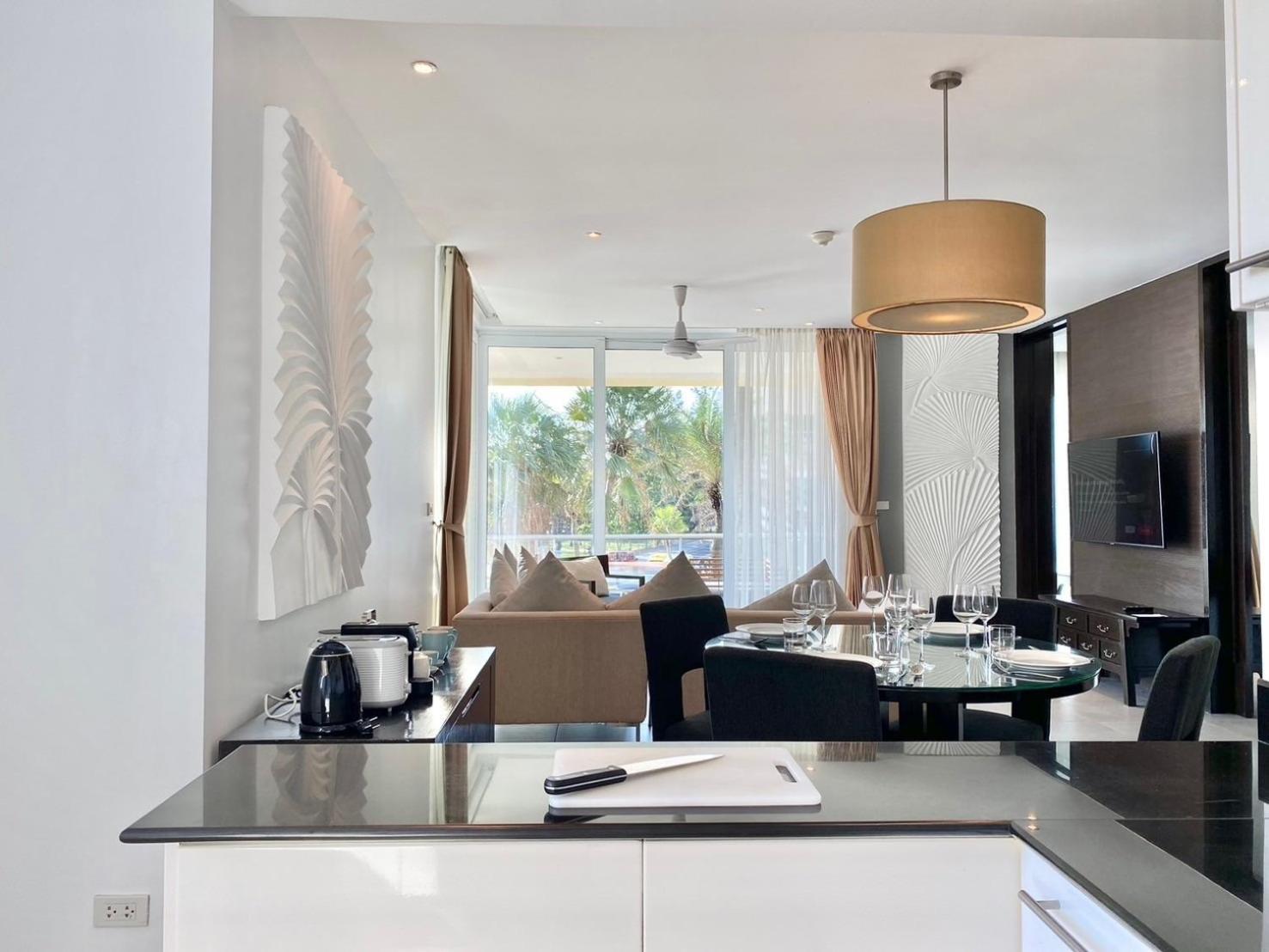 Karon Seaview Beachfront - 2 BR Apartment At Paradox Residence
