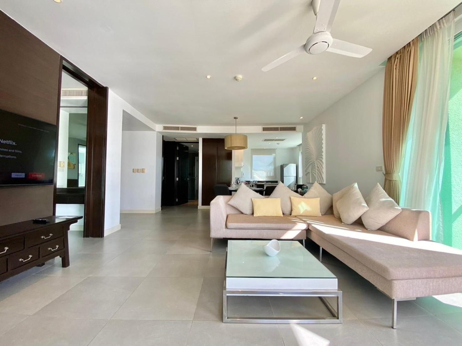 Karon Seaview Beachfront - 2 BR Apartment At Paradox Residence