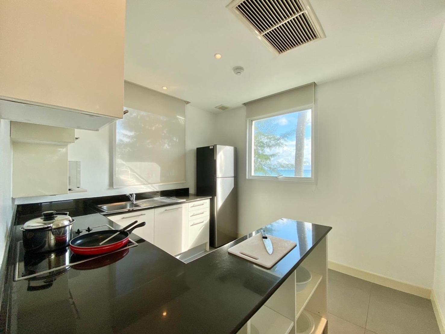 Karon Seaview Beachfront - 2 BR Apartment At Paradox Residence
