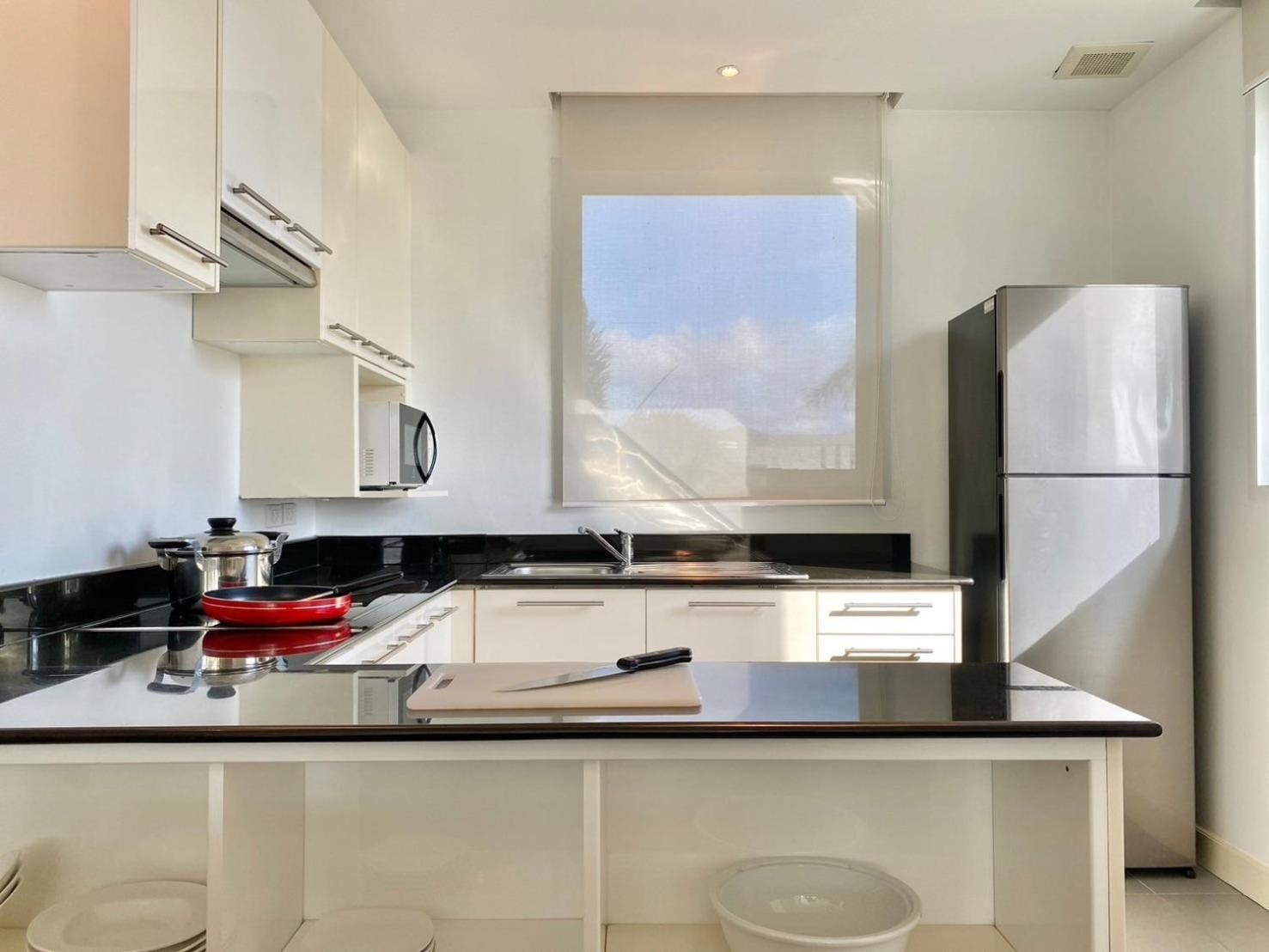 Karon Seaview Beachfront - 2 BR Apartment At Paradox Residence