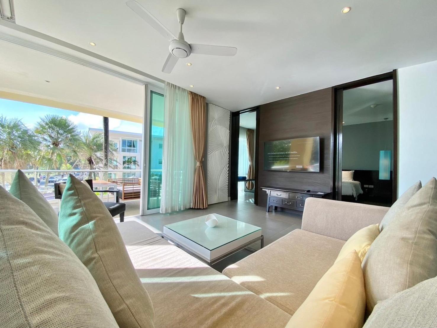 Karon Seaview Beachfront - 2 BR Apartment At Paradox Residence