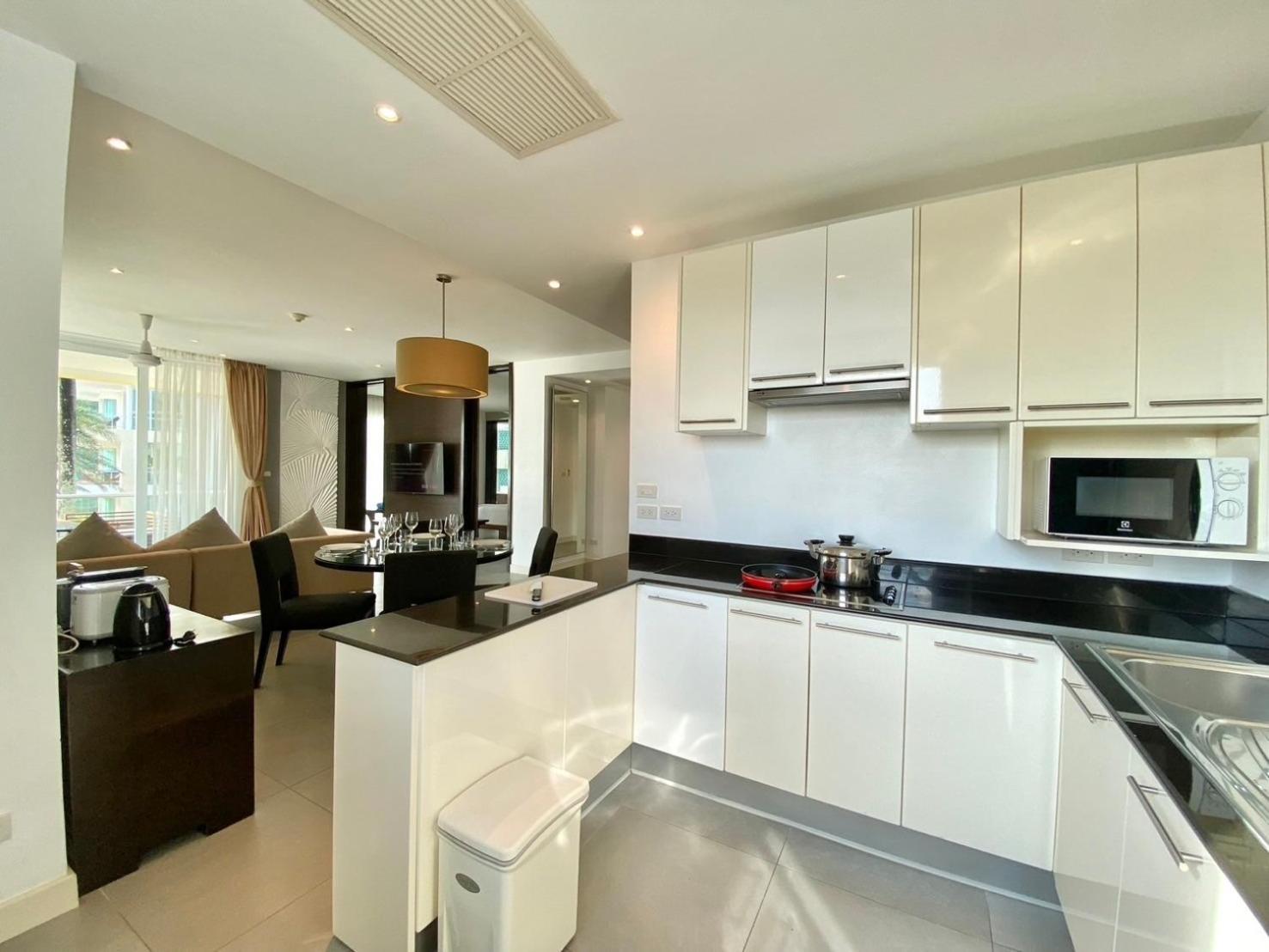 Karon Seaview Beachfront - 2 BR Apartment At Paradox Residence