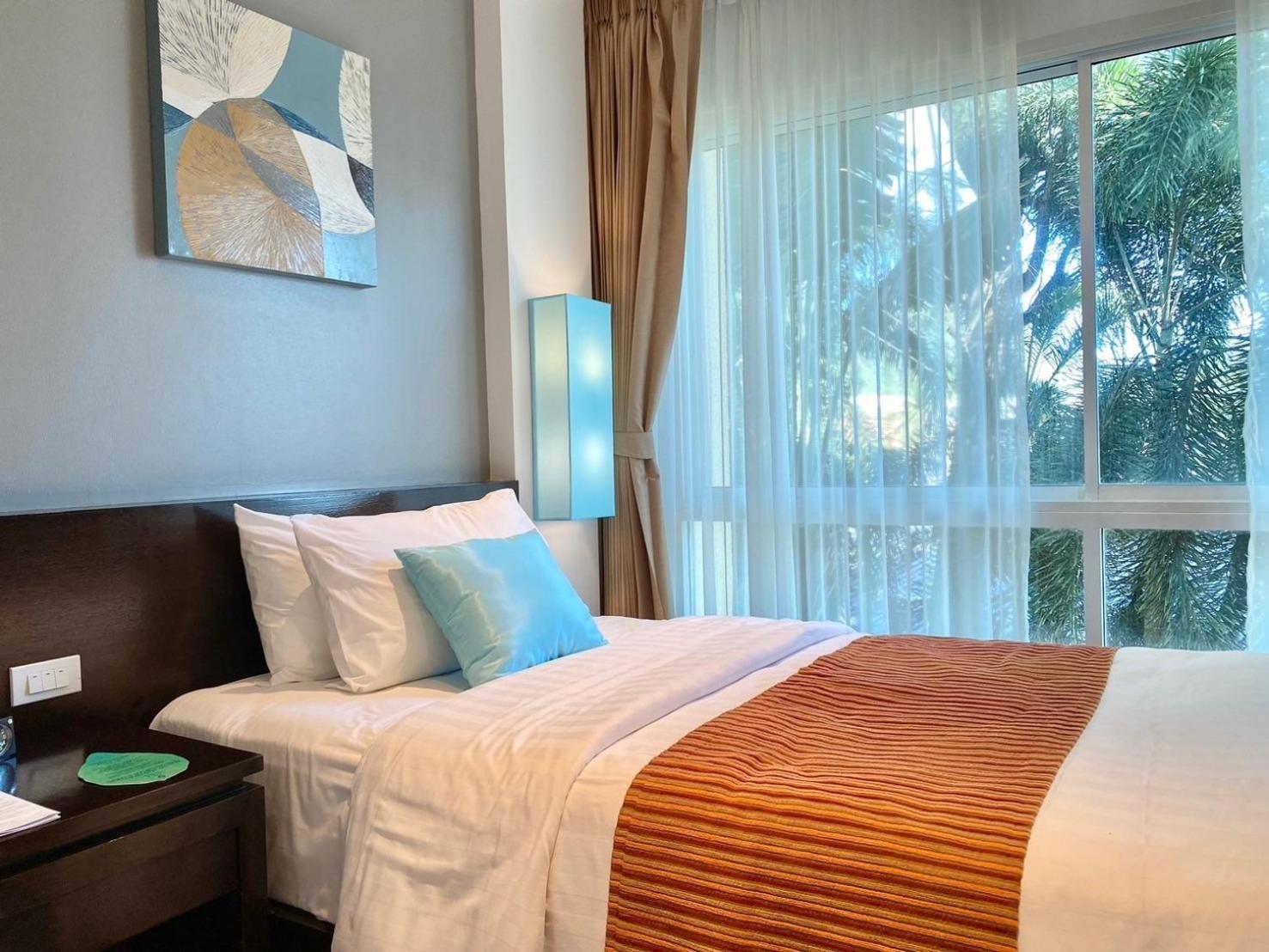 Karon Seaview Beachfront - 2 BR Apartment At Paradox Residence