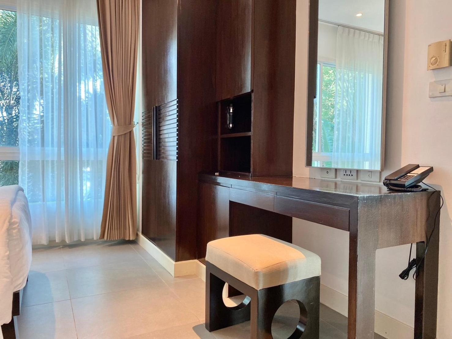 Karon Seaview Beachfront - 2 BR Apartment At Paradox Residence