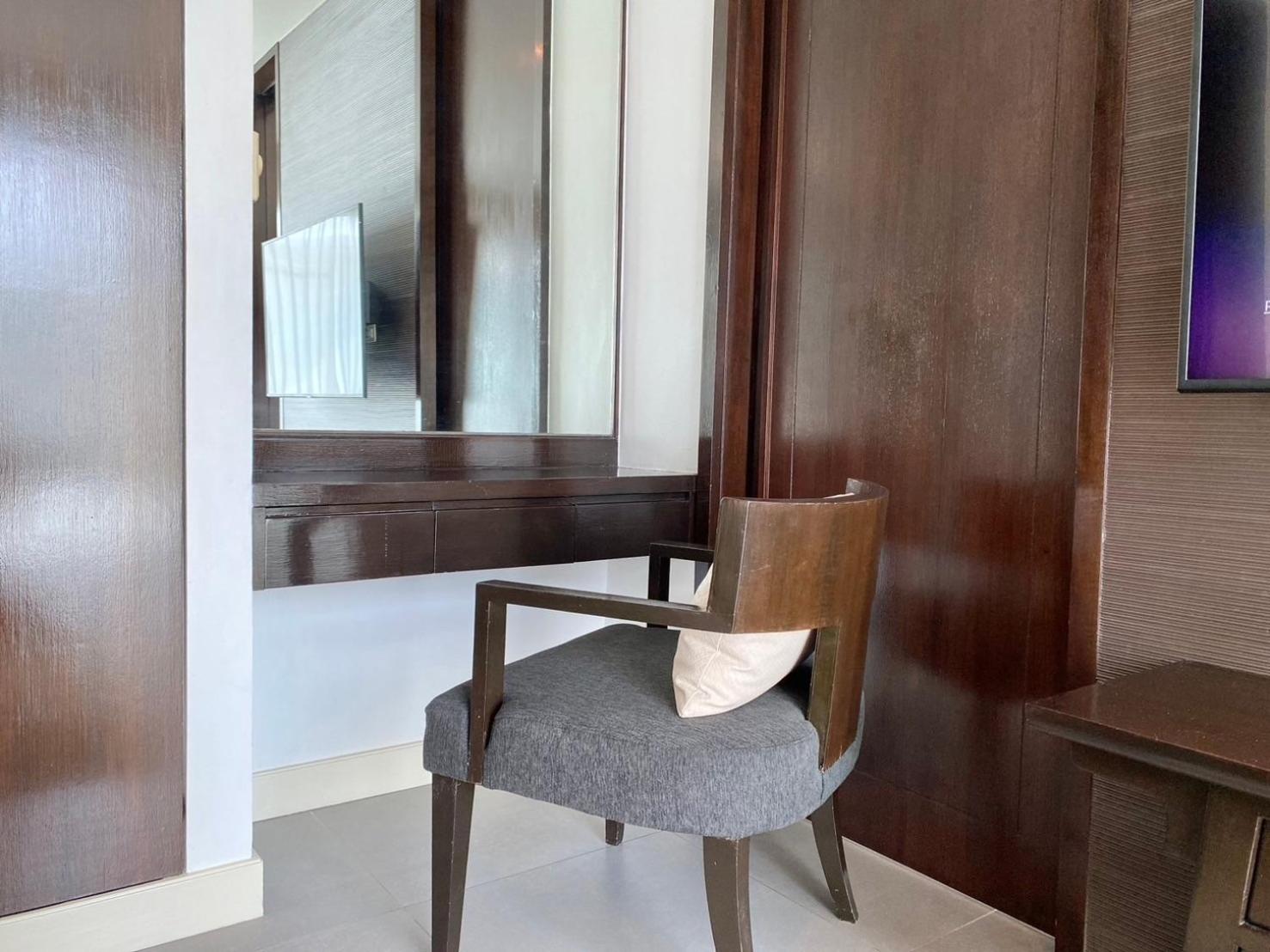 Karon Seaview Beachfront - 2 BR Apartment At Paradox Residence