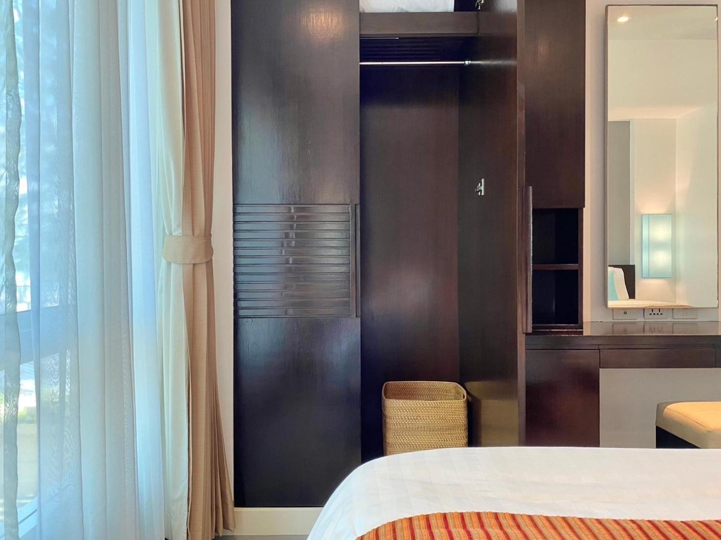 Karon Seaview Beachfront - 2 BR Apartment At Paradox Residence