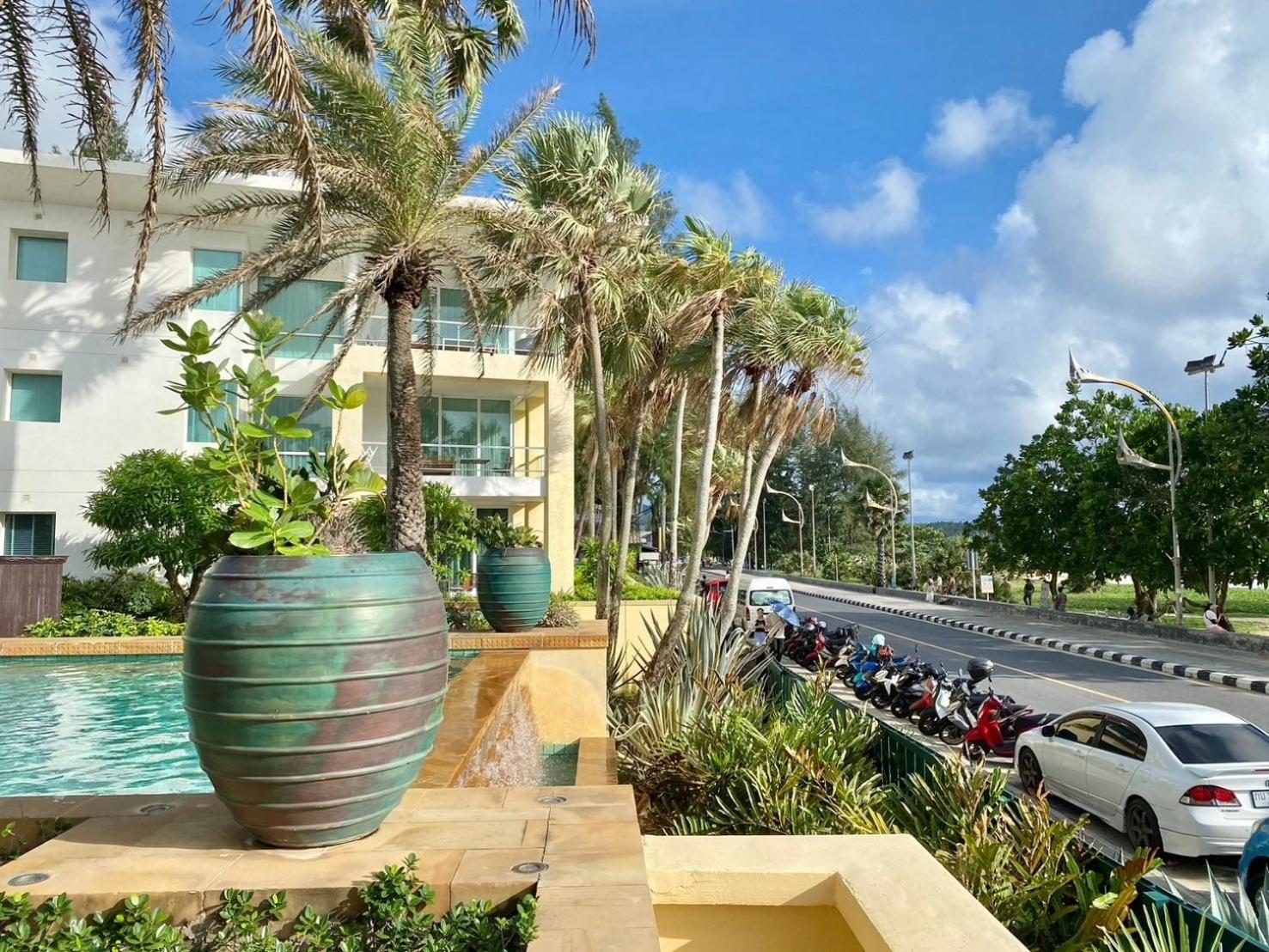 Karon Seaview Beachfront - 2 BR Apartment At Paradox Residence