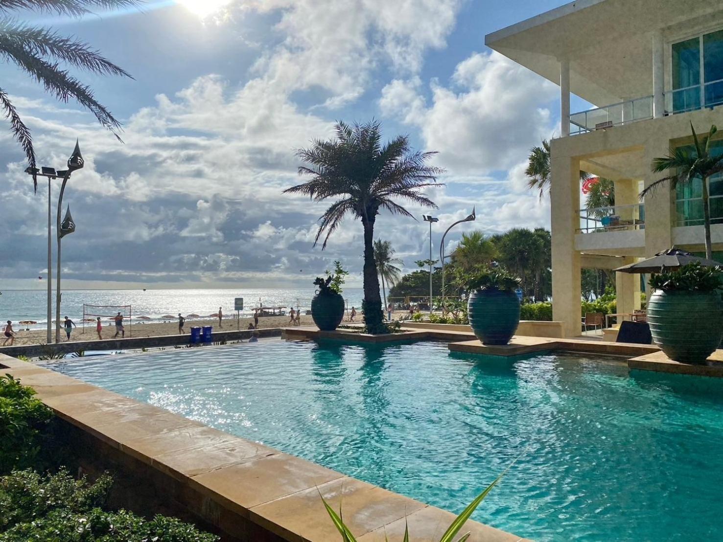 Karon Seaview Beachfront - 2 BR Apartment At Paradox Residence