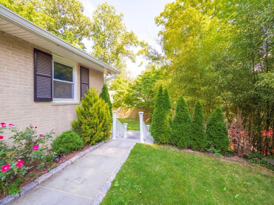 New Canaan's Downtown Retreat - Property Image 2