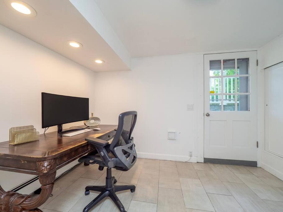 New Canaan's Downtown Retreat - Property Image 3