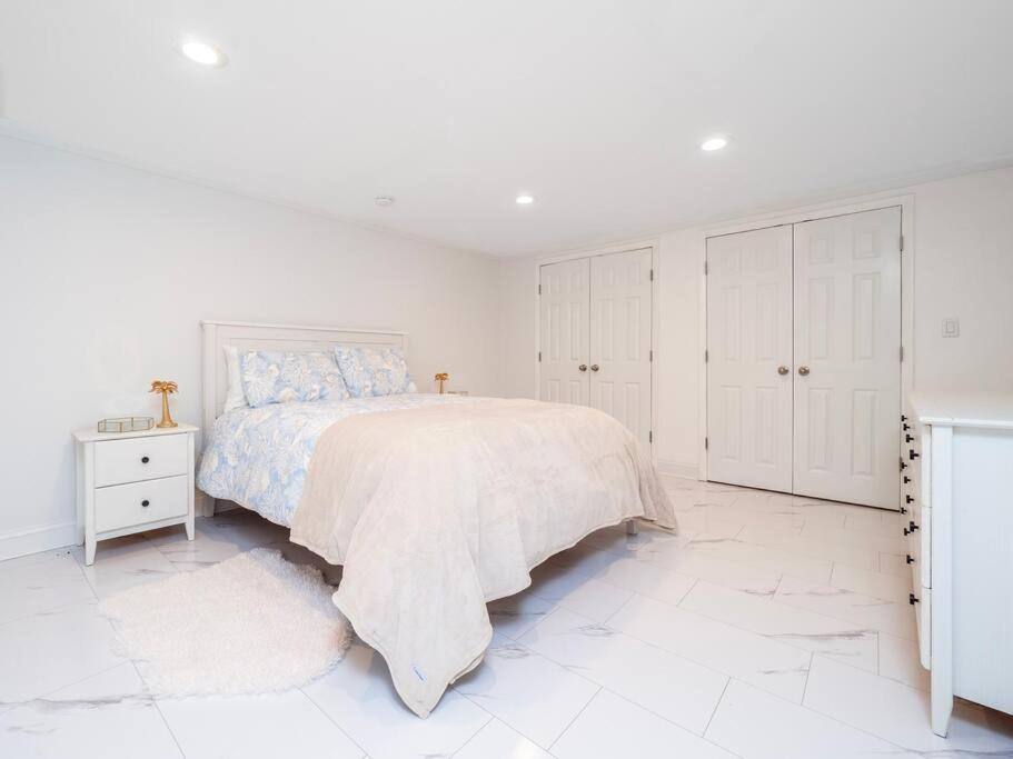 New Canaan's Downtown Retreat - Property Image 9