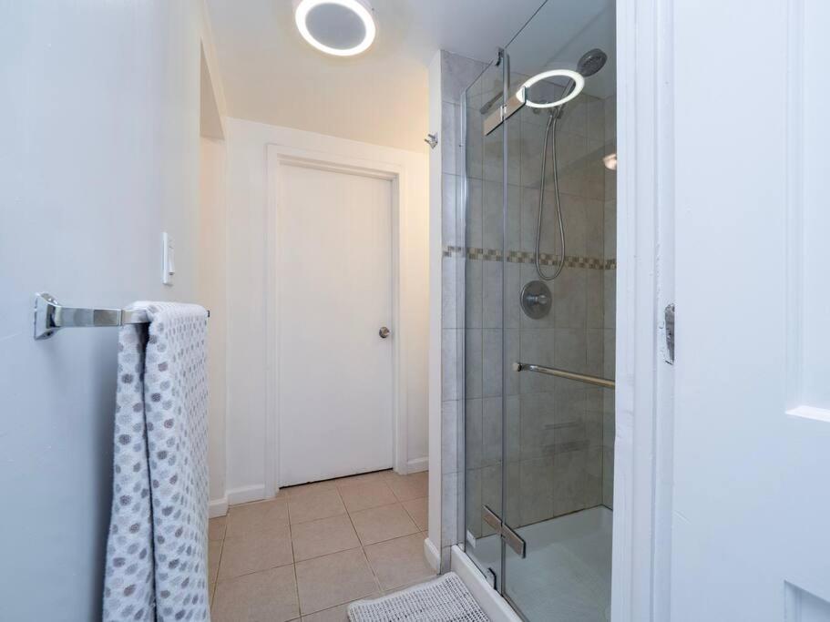 New Canaan's Downtown Retreat - Property Image 10