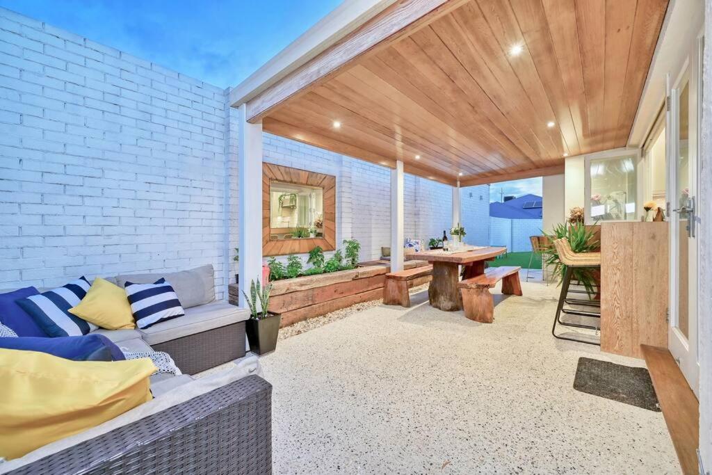 Hamptons Beach House with Heated Plunge Pool