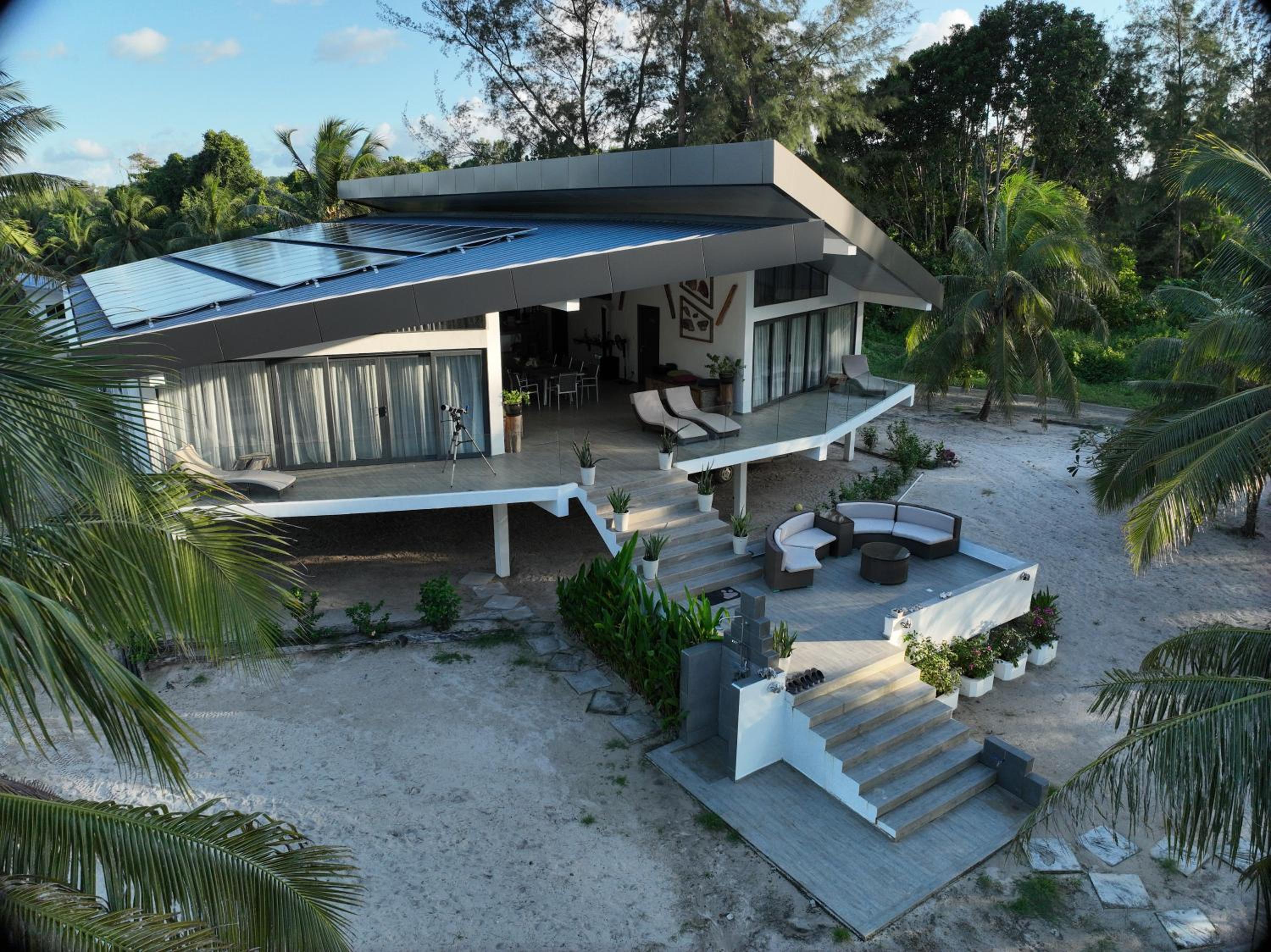 Eagle Bay Retreat Borneo Beach Villas Beach Front photo 1