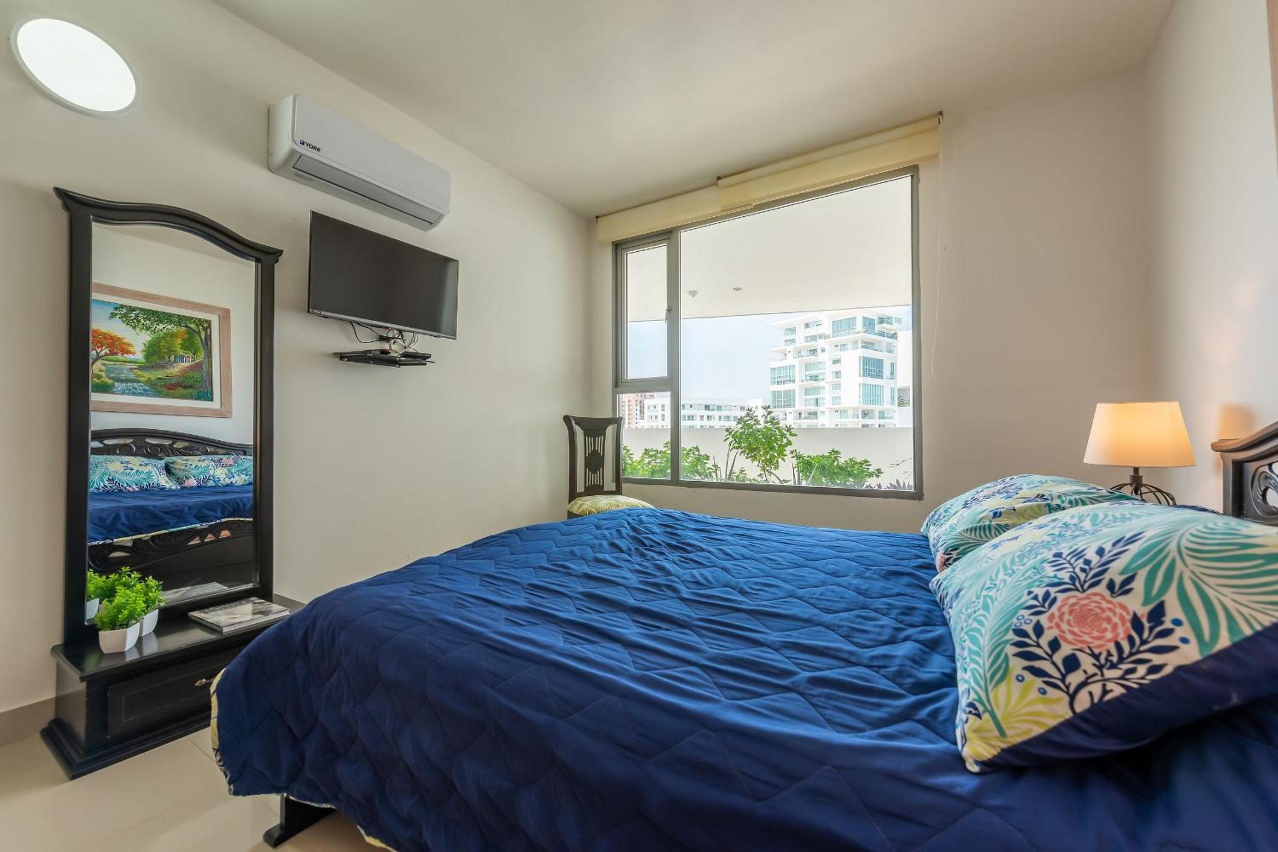 Amplios Aptos de Lujo Frente a la Playa a 5 Minutos del Centro y del Aeropuerto, en Edificio con Piscina, Jacuzzi, Sauna, Gimnasio, Turco y Seguridad las 2