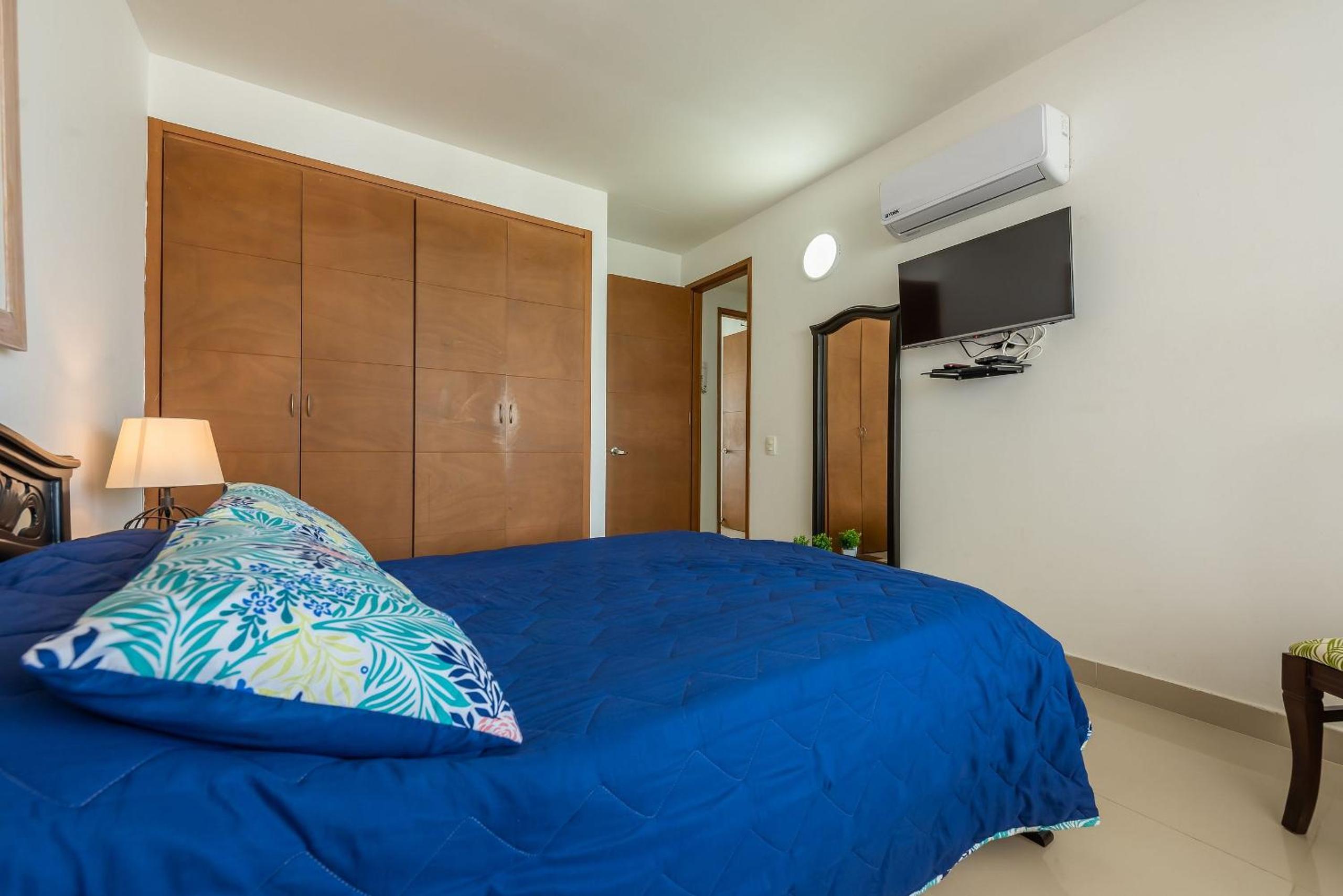 Amplios Aptos de Lujo Frente a la Playa a 5 Minutos del Centro y del Aeropuerto, en Edificio con Piscina, Jacuzzi, Sauna, Gimnasio, Turco y Seguridad las 2