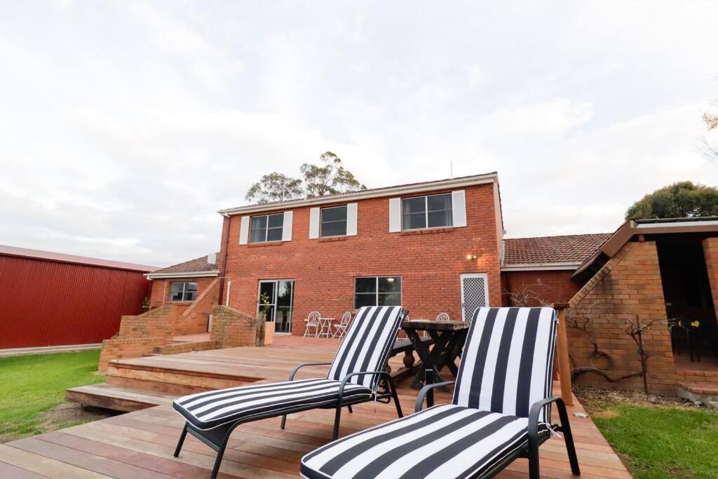 Country 4-Bed Homestead with Games Room & Views