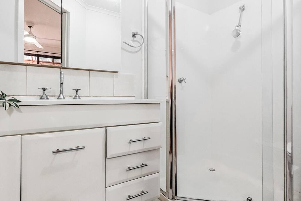 5-Bed Haven Eastern Retreat