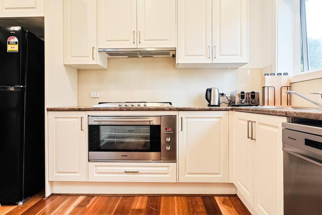 5-Bed Haven Eastern Retreat