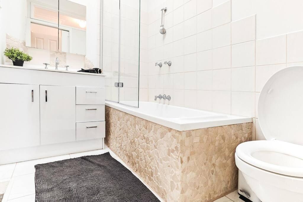 5-Bed Haven Eastern Retreat