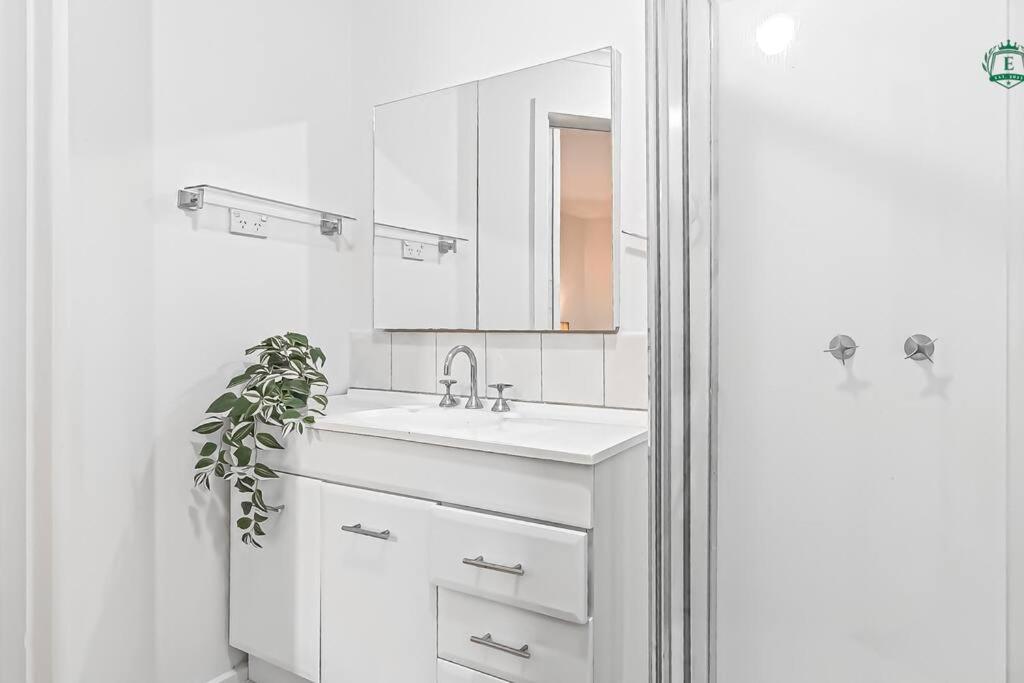5-Bed Haven Eastern Retreat