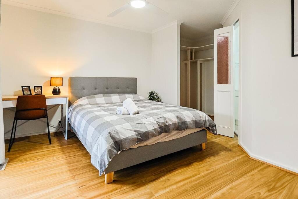 5-Bed Haven Eastern Retreat