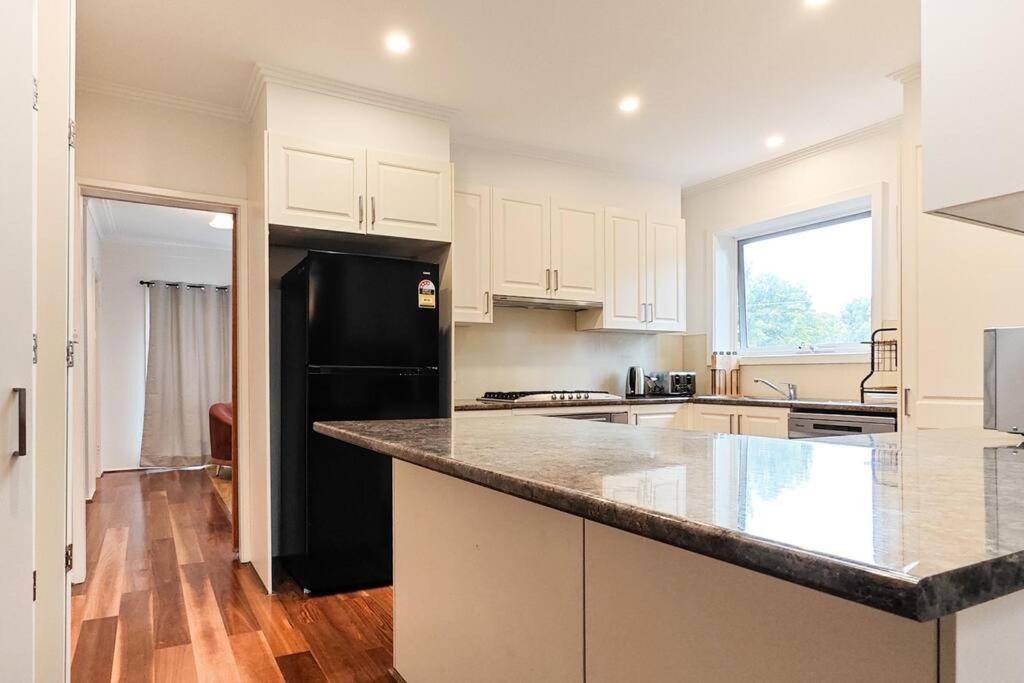 5-Bed Haven Eastern Retreat