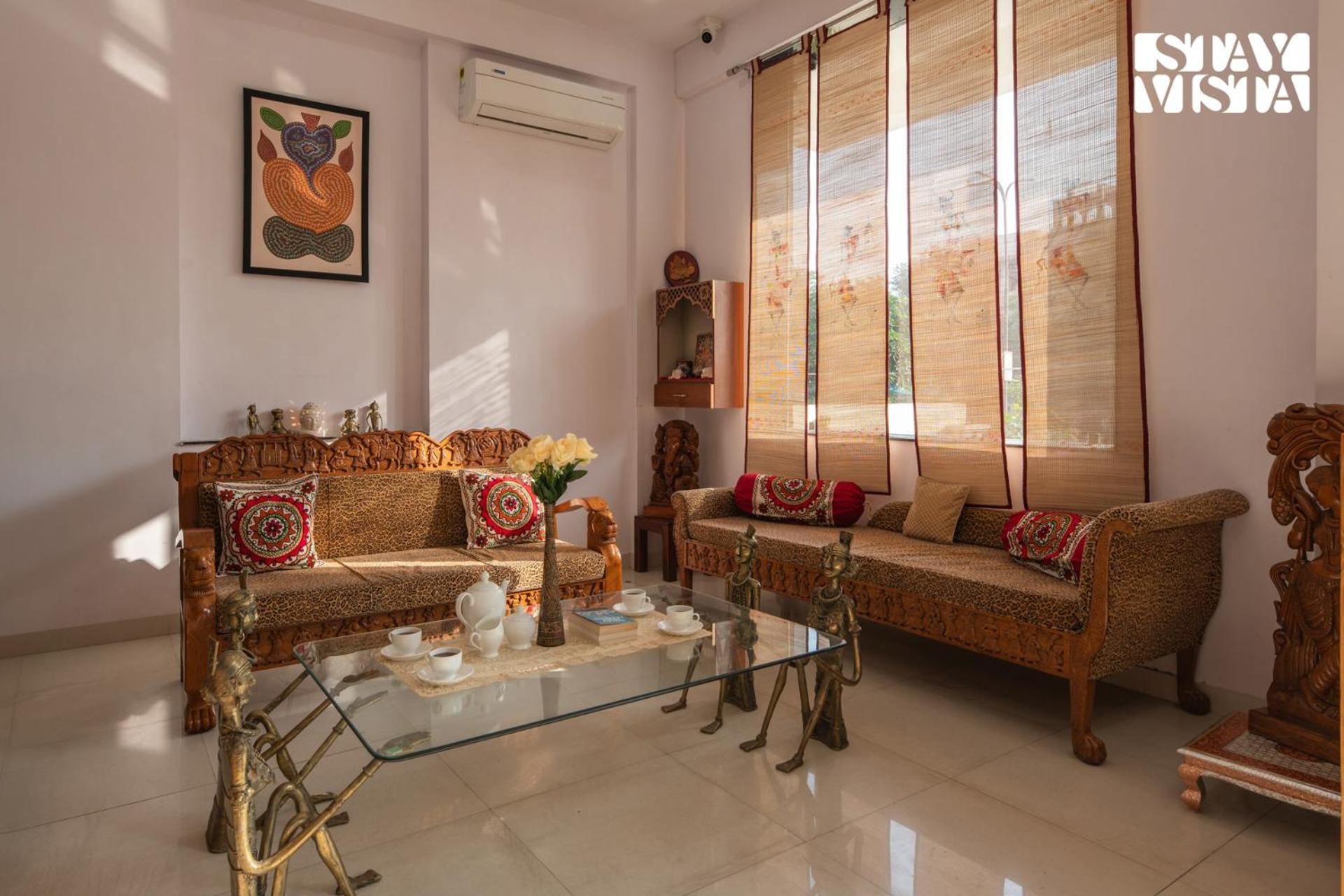 StayVista at Kurjaan Art Haven - TV, AC & WiFi view 4