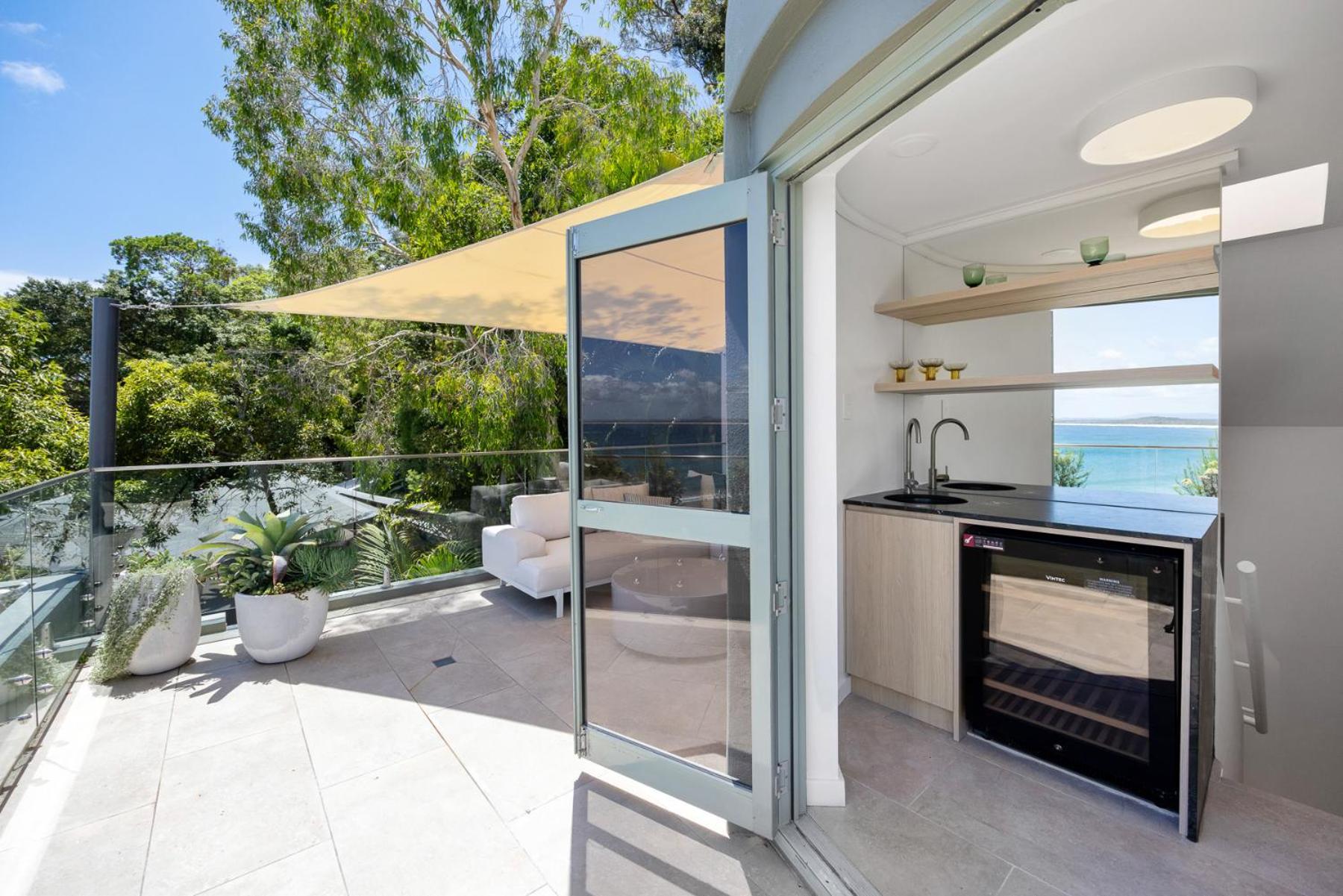 Hastings Park: Noosa Paradise, Laguna Bay Views view 2